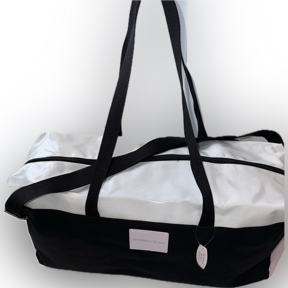 NWT Victoria’s Secret Weekender Gym Bag - Picture 2 of 11